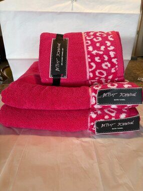 Betsey Johnson Pink Leopard Bath Towel Set Cotton 4 Piece NWT